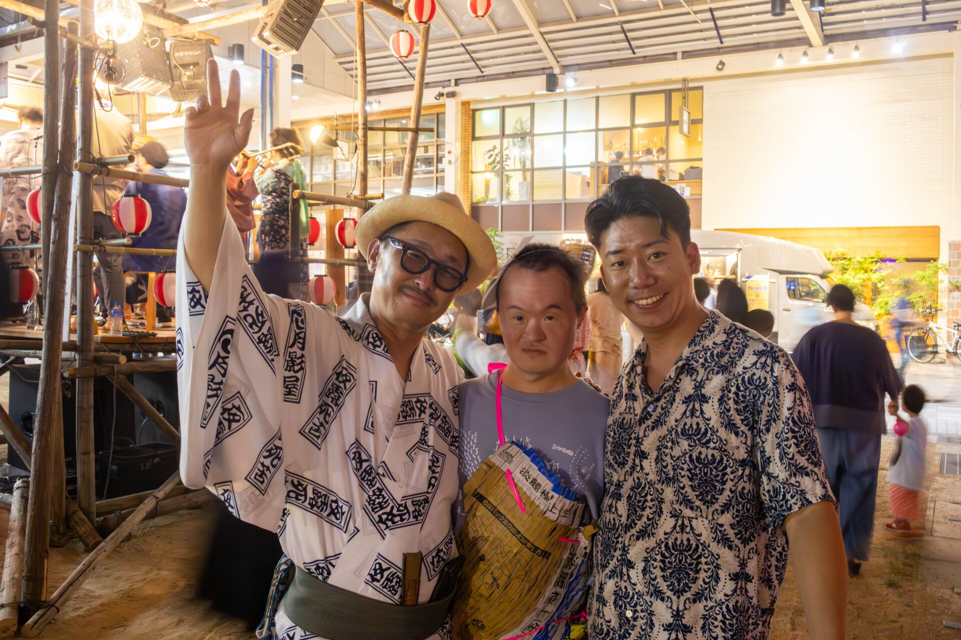 株式会社KOMA 秋葉優一さん（写真左）