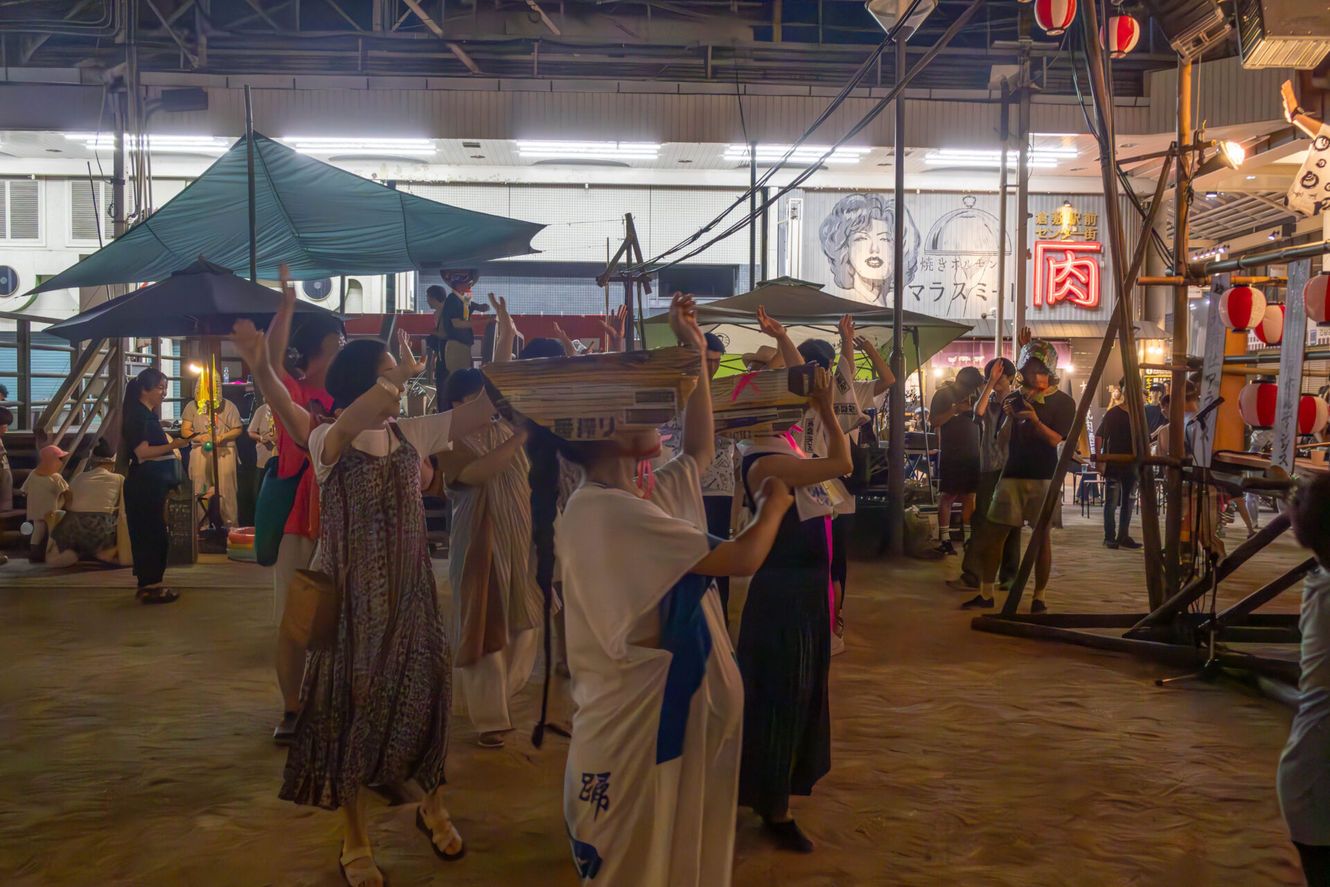踊る参加者のようす