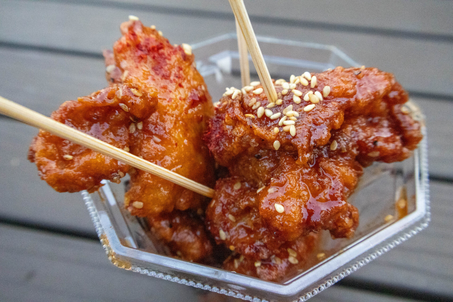 「韓国屋台NOWA」のヤンニョムチキン