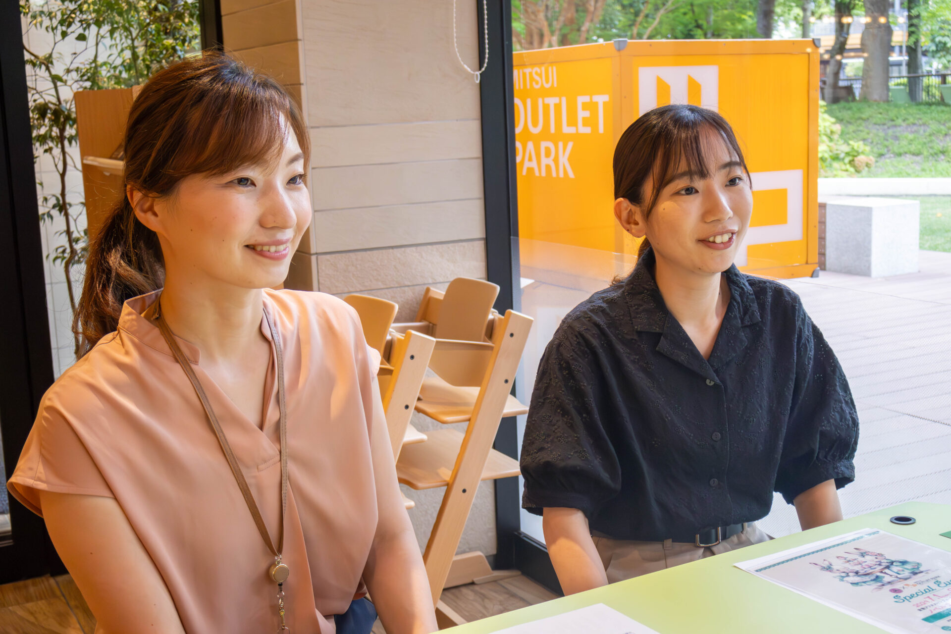 取材を受ける柴奥さん(画像左)と檜山さん(画像右)