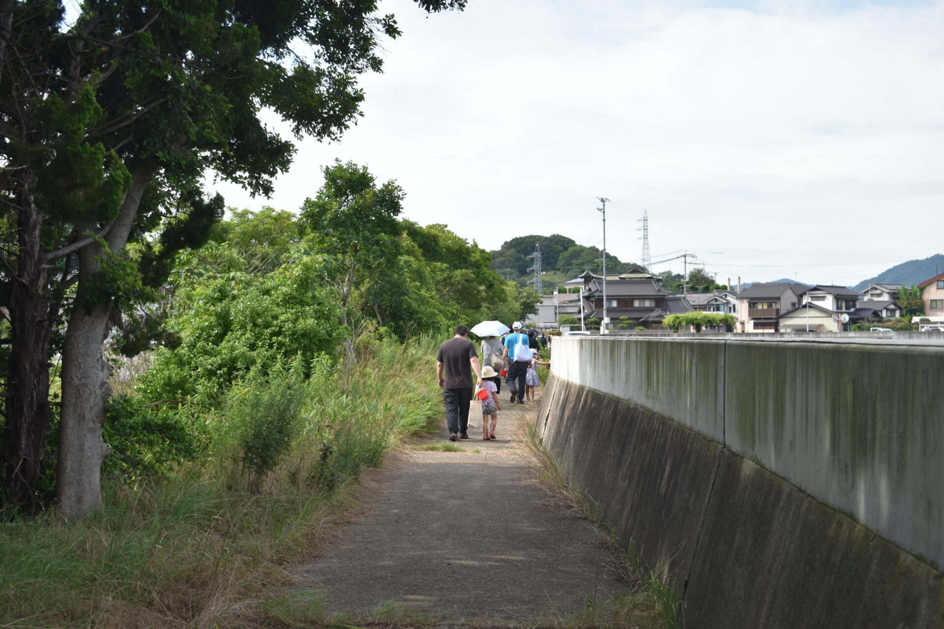 帰路につく参加者