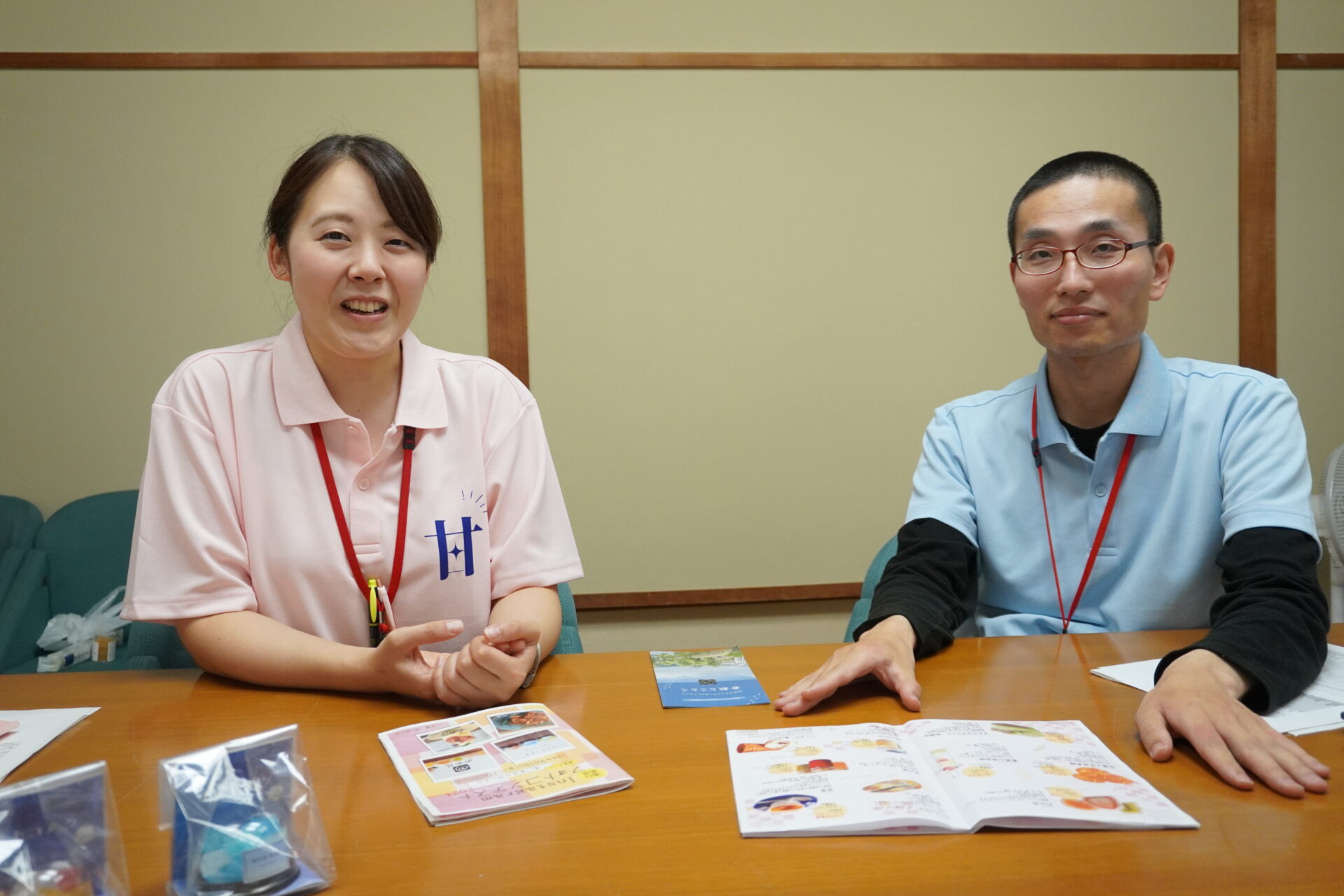 右：谷許祐太さん　左：平野芳佳さん