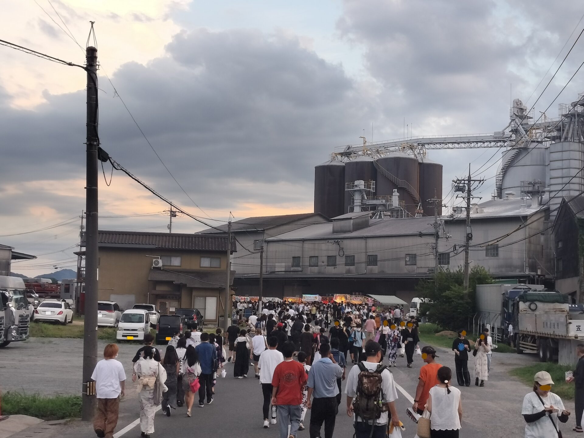Line in front of the food stalls