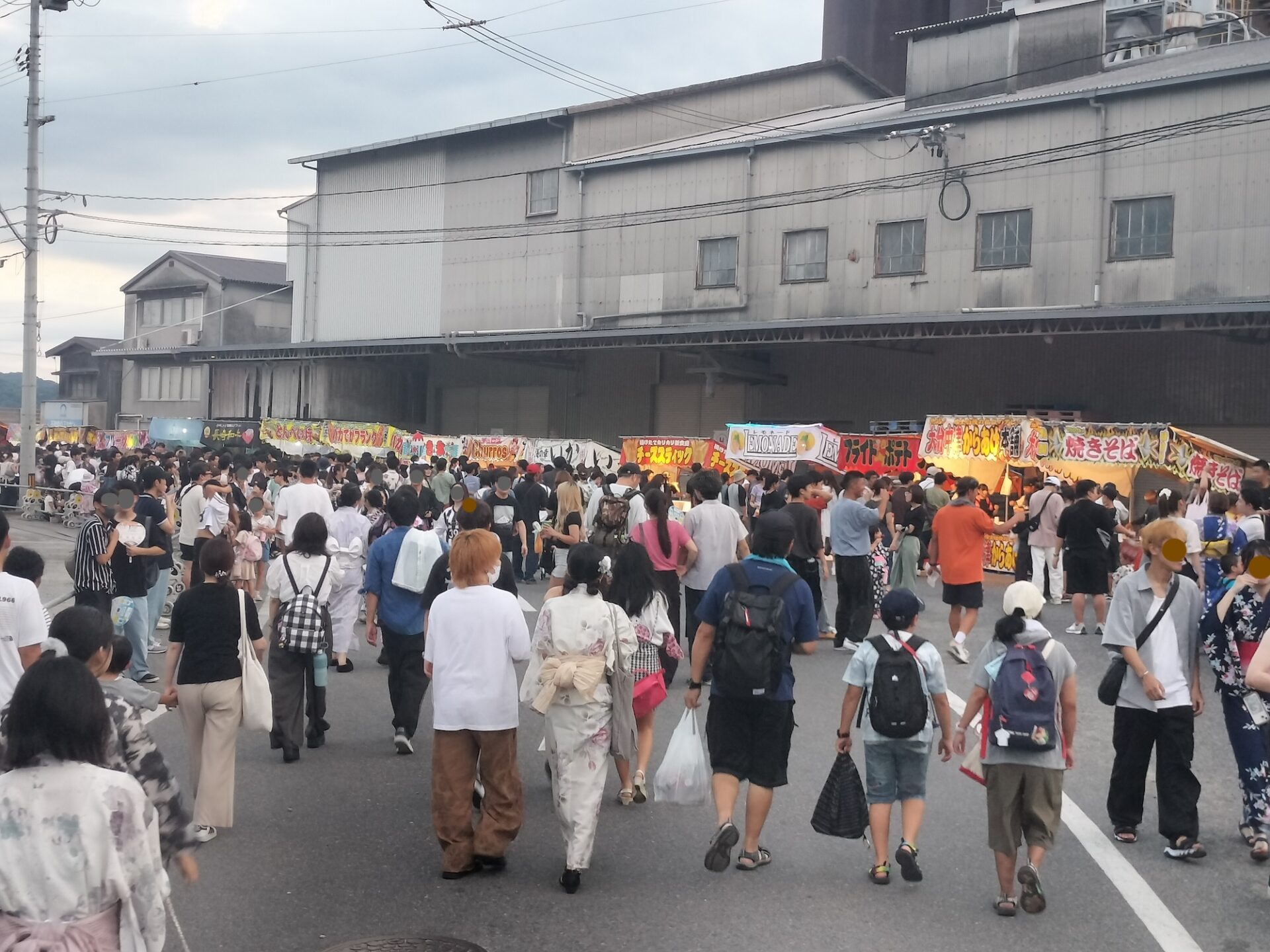 Line in front of the food stalls