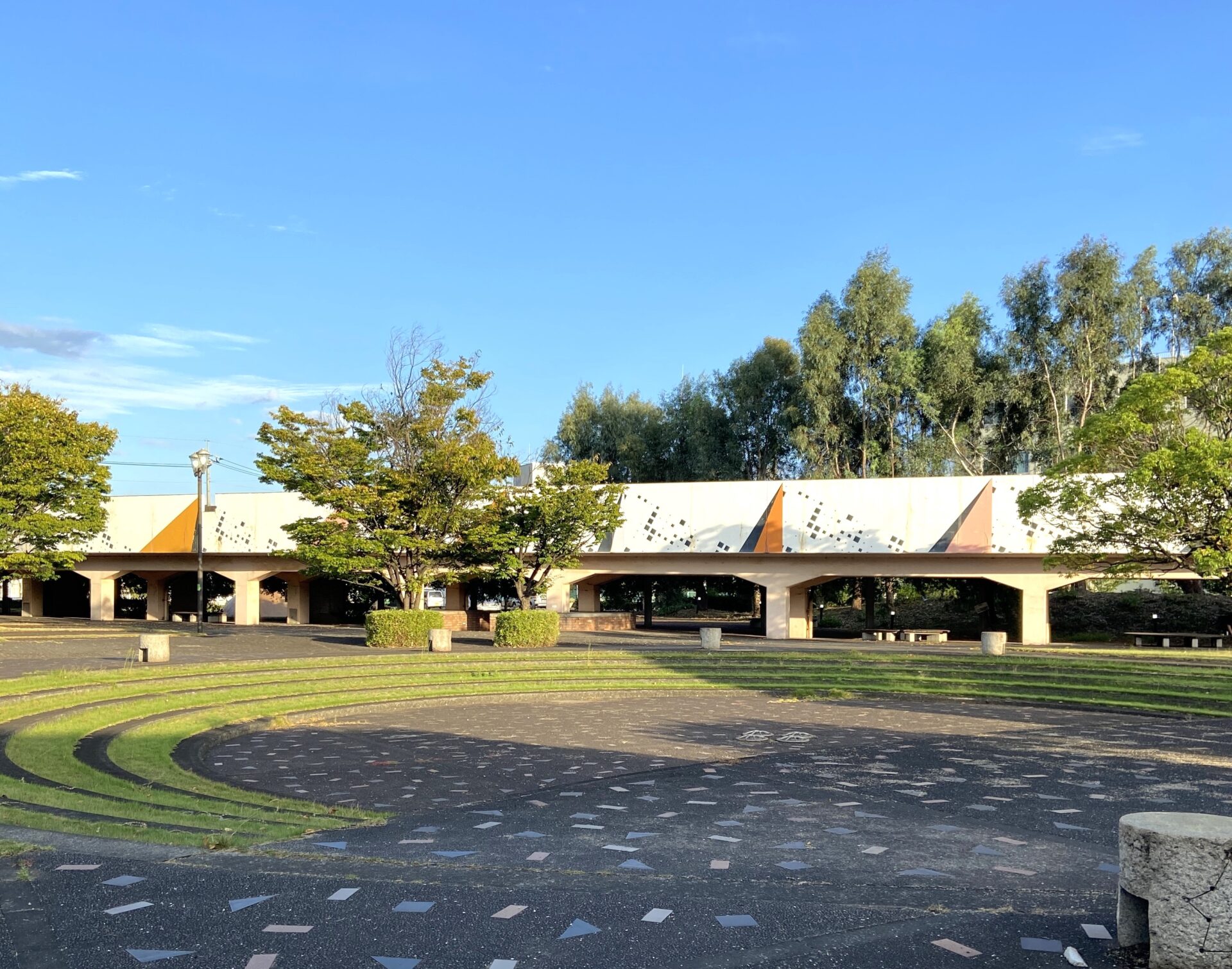 水島ポートパーク公園内のステージ広場