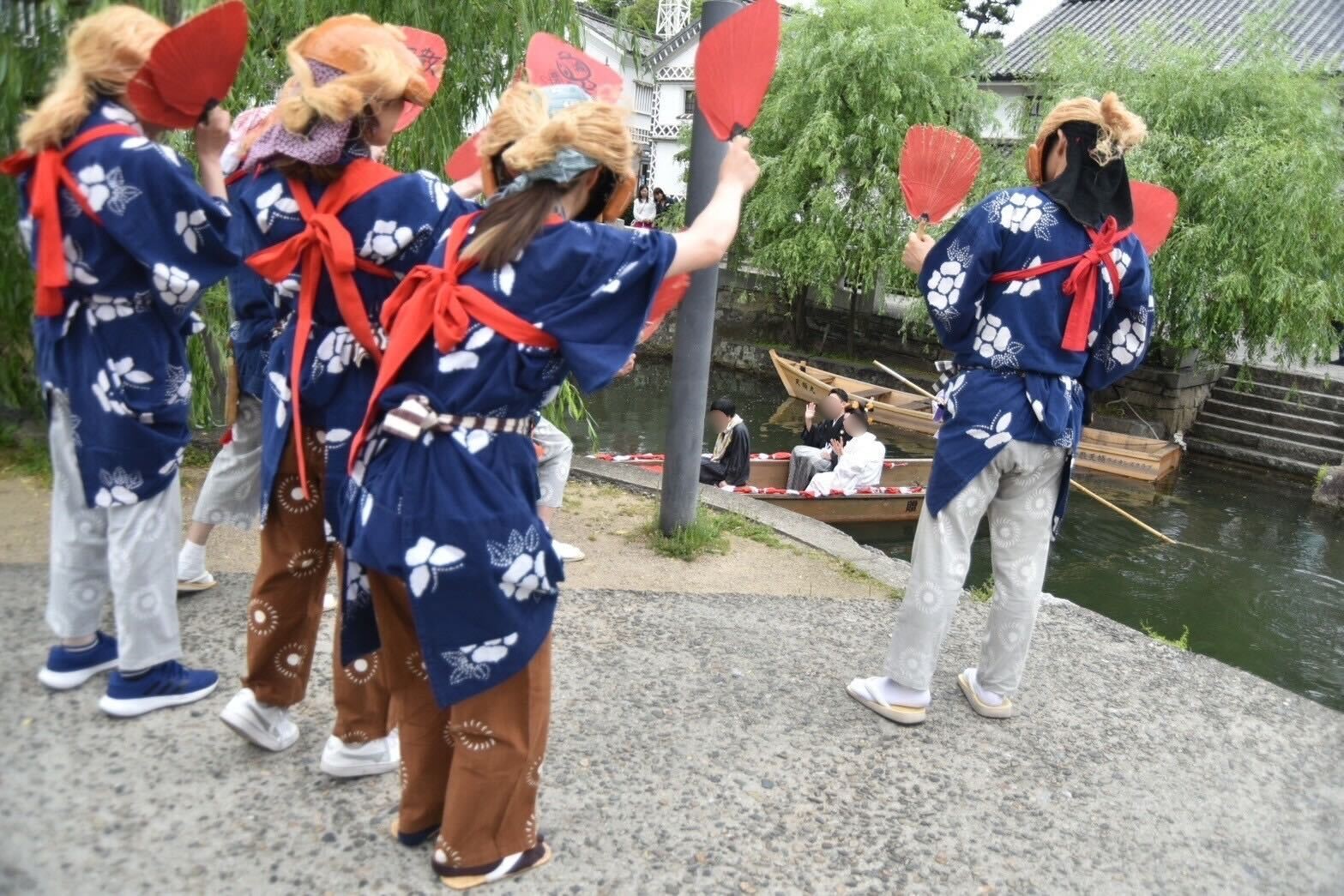 結婚をお祝いする素隠居　画像提供：TAKAHASHIGAWA TRAVEL