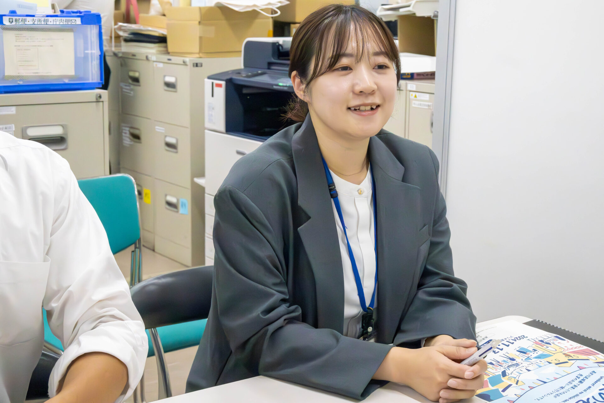 取材に答える松井さん