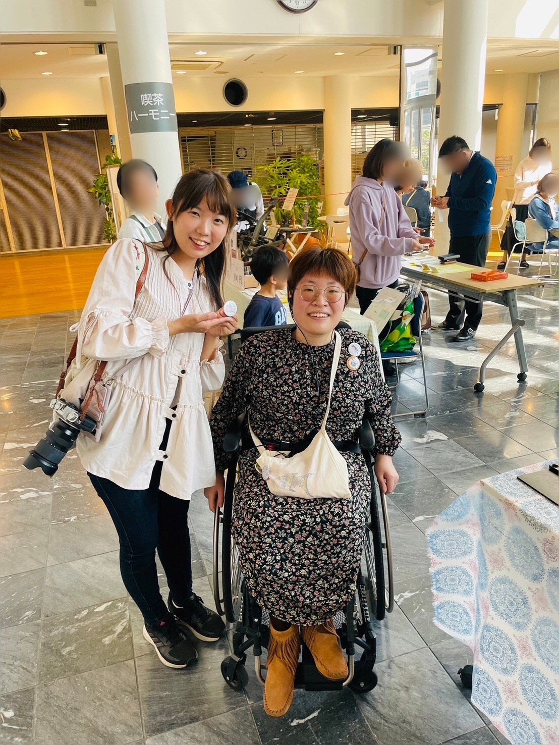 左:筆者(高石真梨子)、右:星きらりさん