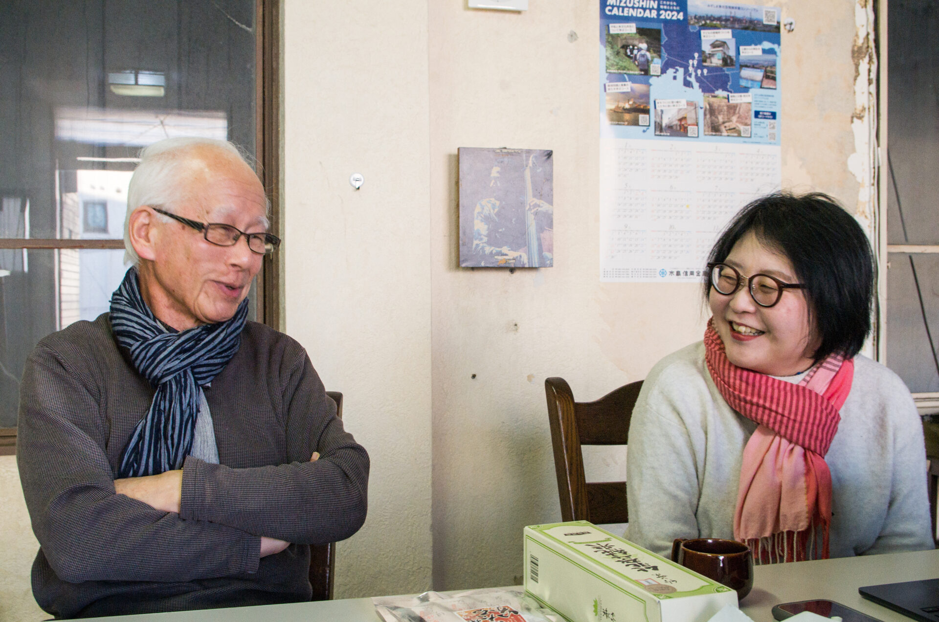 談笑する古川さんと林さん 写真からも信頼感、親しさが伝わります