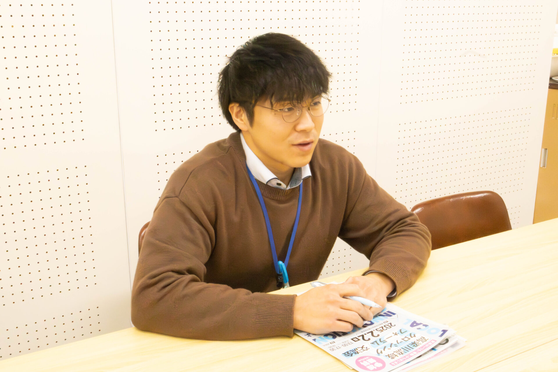 取材を受ける片岡さん