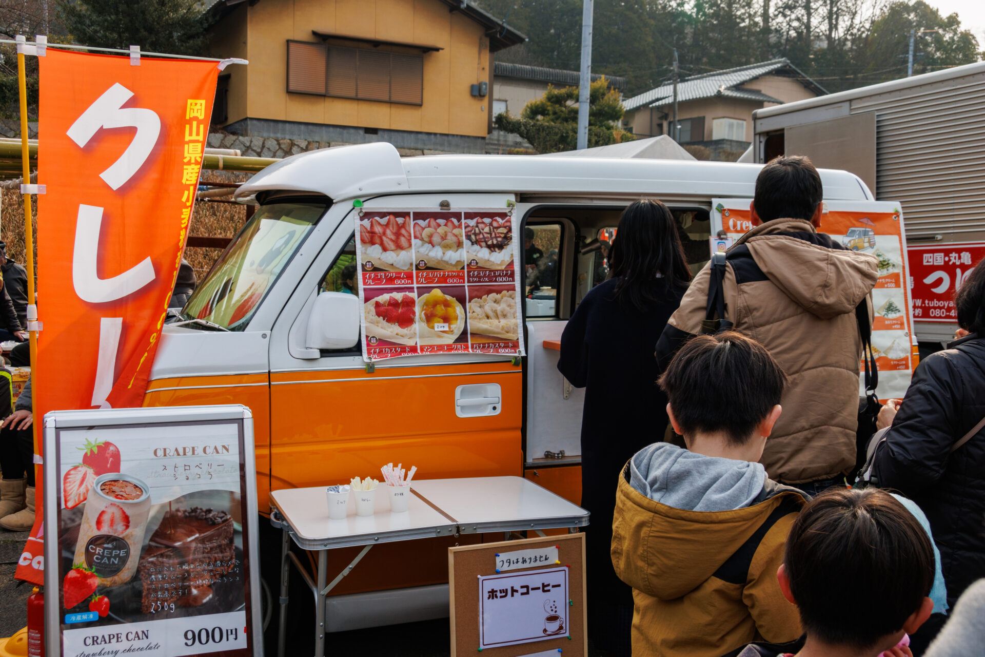 焼きたてのクレープもあるよ