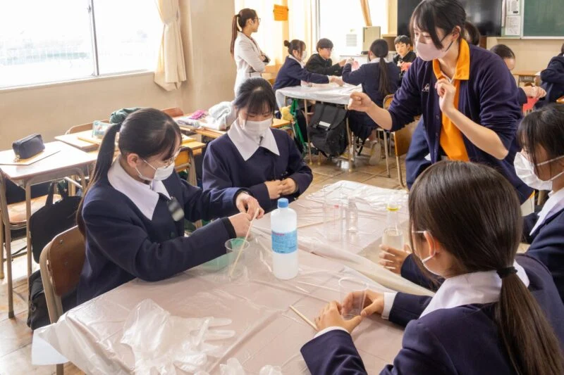 企業学び楽舎講座 ～ 見て、聞いて、体験する。倉敷市内の中高生が地元企業の仕事を体験する特別授業