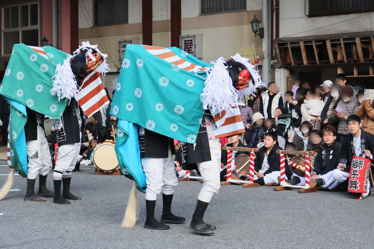 玉島みなと朝市獅子舞横