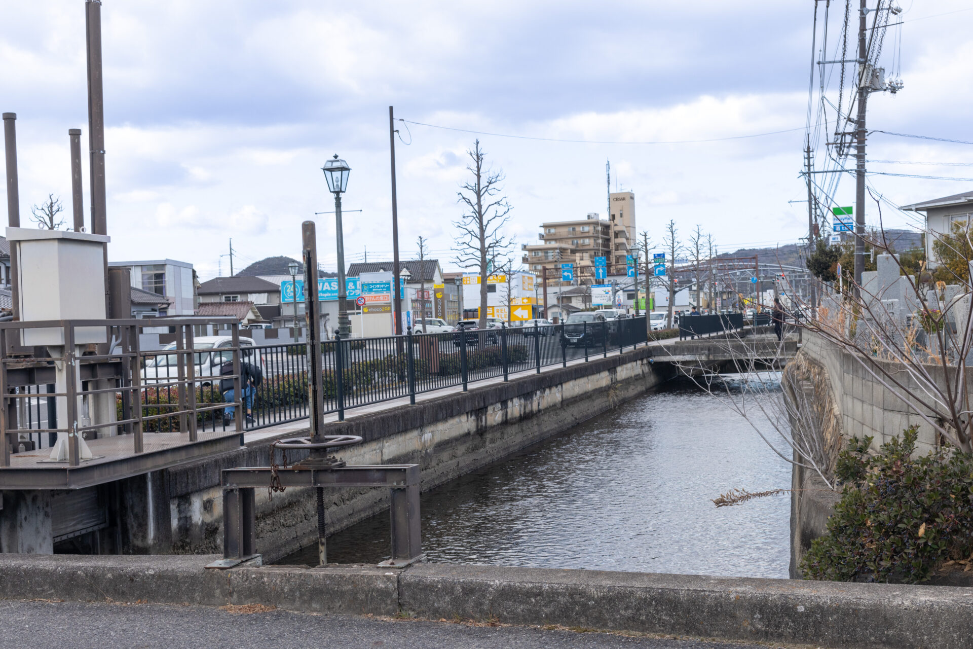 定水川用水と浜川用水の水門付近
