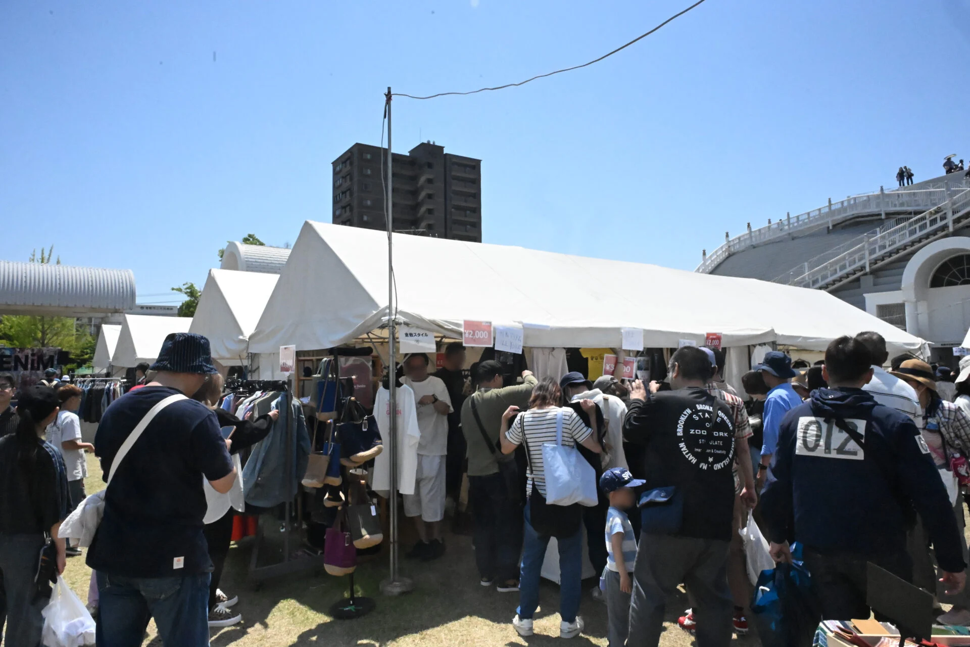 THE DENiM 2025ショッピングブースのようす