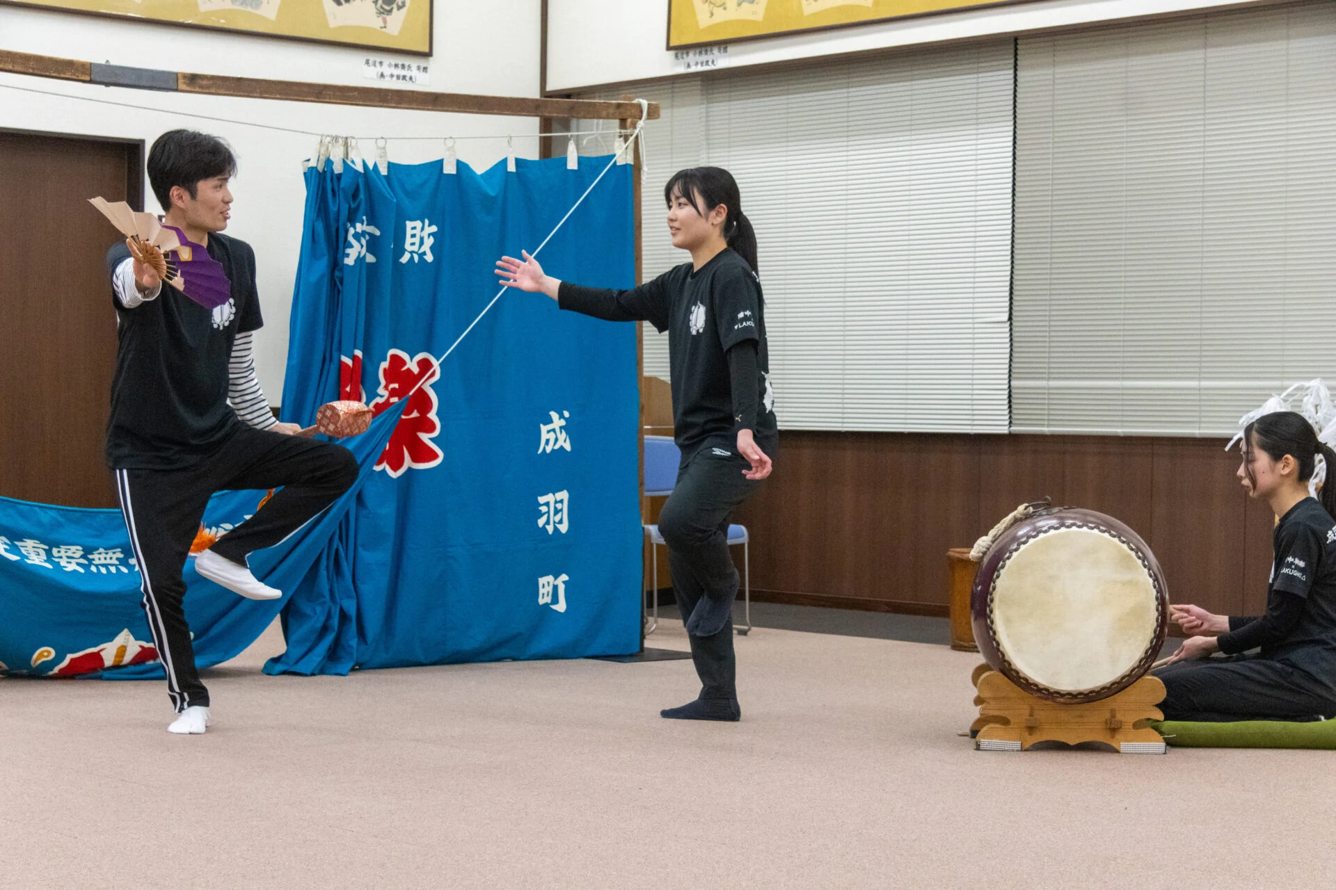 指導者の藤原 紫恩さん(左)、藤原 里菜さん(右)