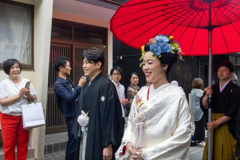 下津井港の花嫁道中（2025年5月25日開催）～ 古き良き花嫁道中を再現。お祝いの言葉と笑顔であふれた下津井町並み保存地区