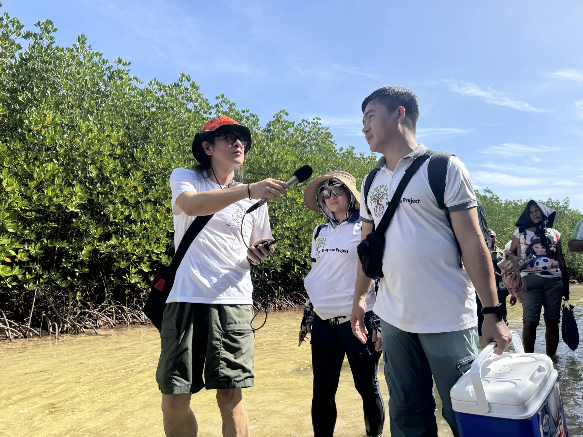 小野寺さん(写真真ん中)、アブナーさん(写真右側)