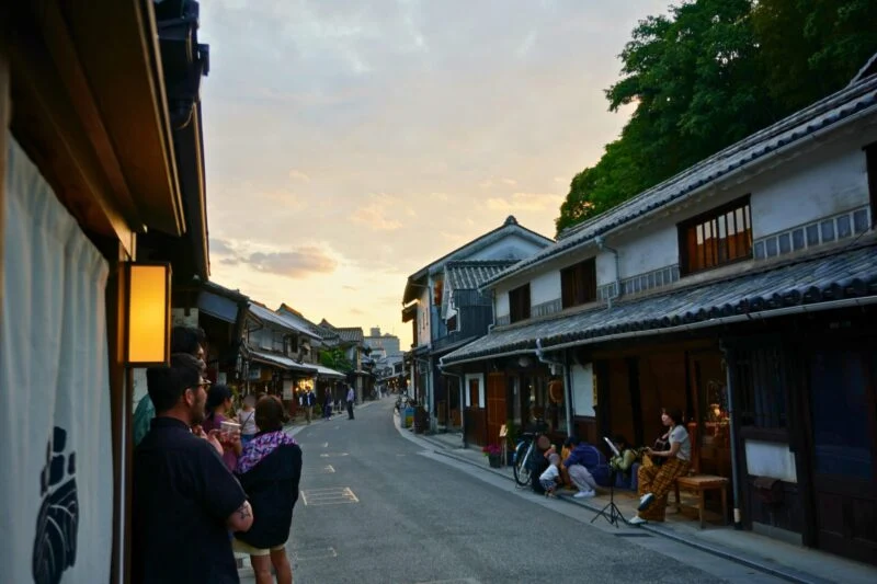 マジックアワー本町のきしたバル（2025年5月31日開催）～ 第5土曜日の夕暮れだけに現れる、風情ある軒下酒場