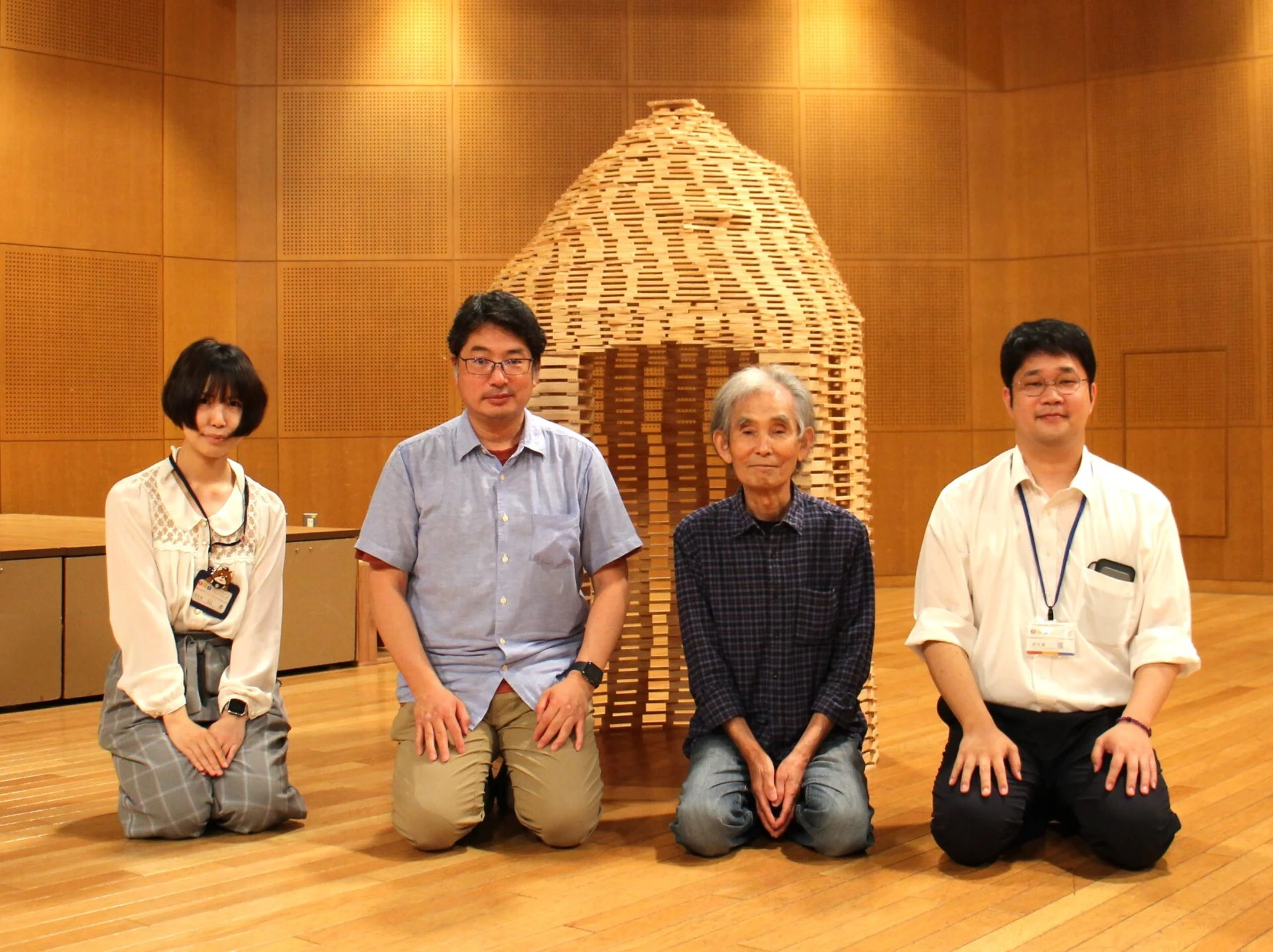 インストラクターの日野さんとスタッフの皆さん