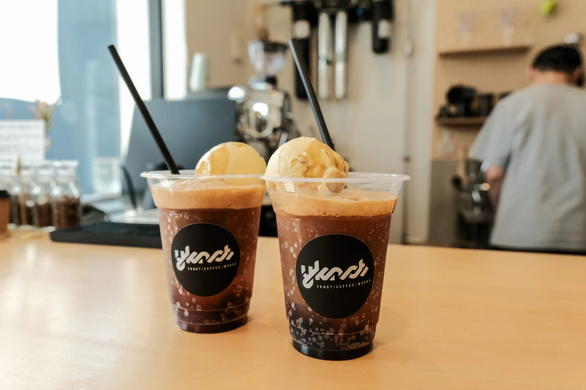 エスプレッソとフルーツシロップのクリームソーダ