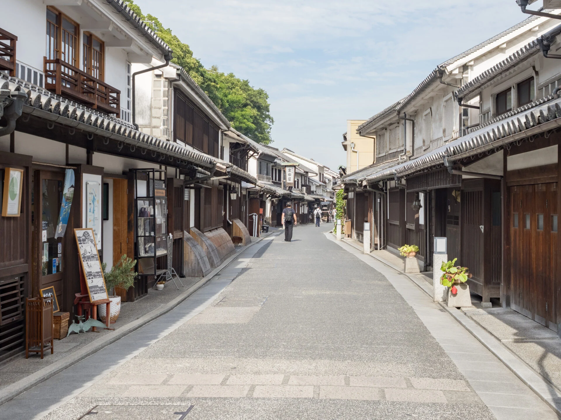 かつては職人の町だった、阿智神社南参道周辺の本町通り
