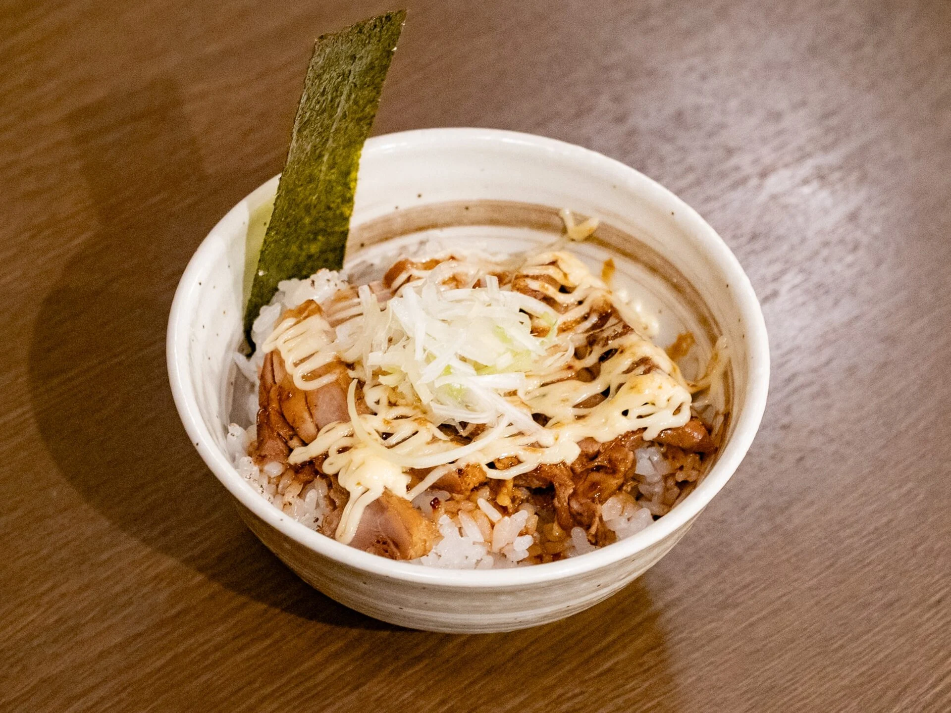 一照庵：炙りマヨ親鶏めし