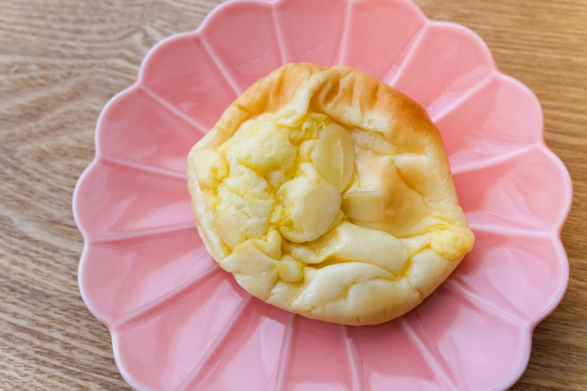 クリームパン