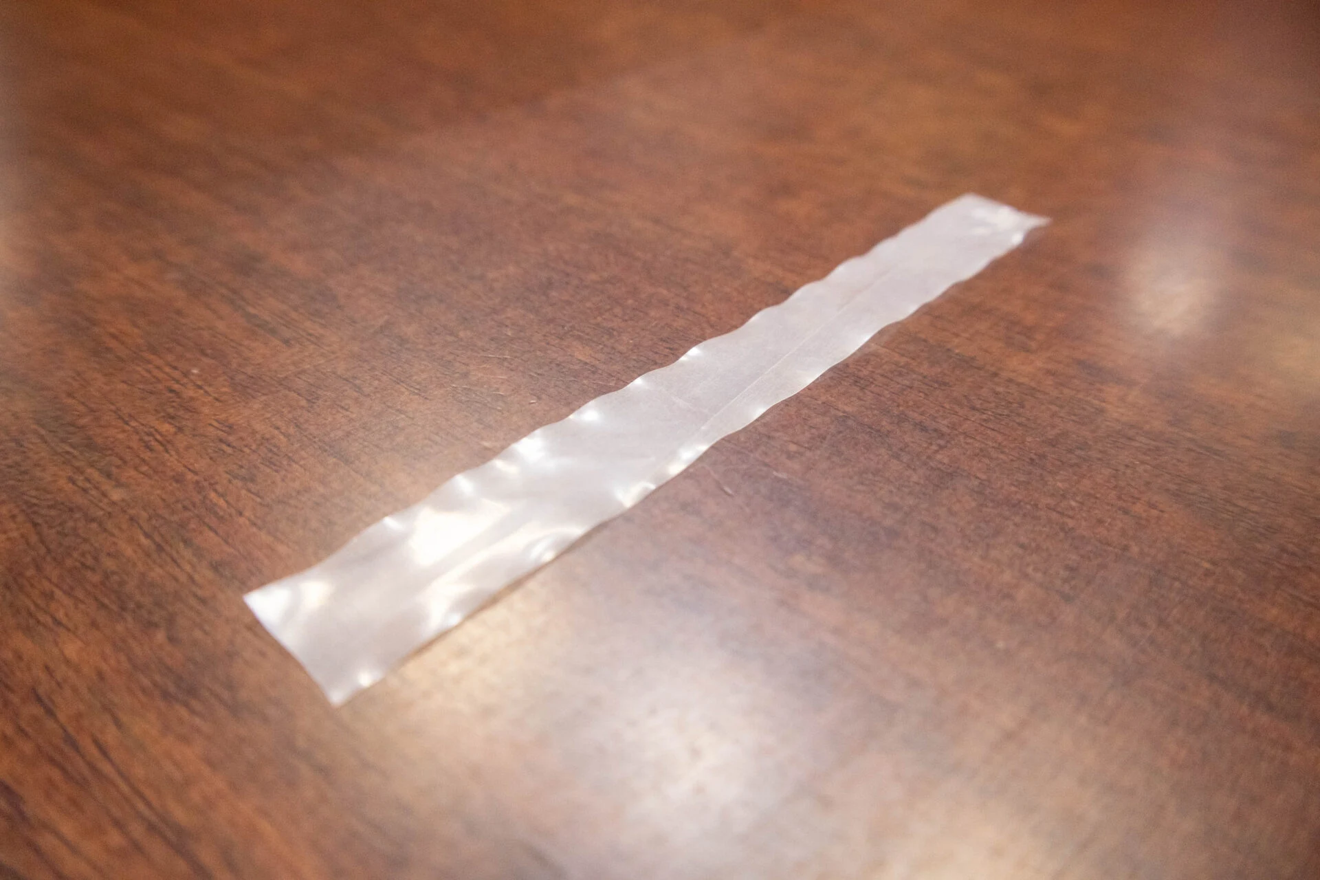 フラットヤーンの元となる短冊状（スリット）のフィルム
