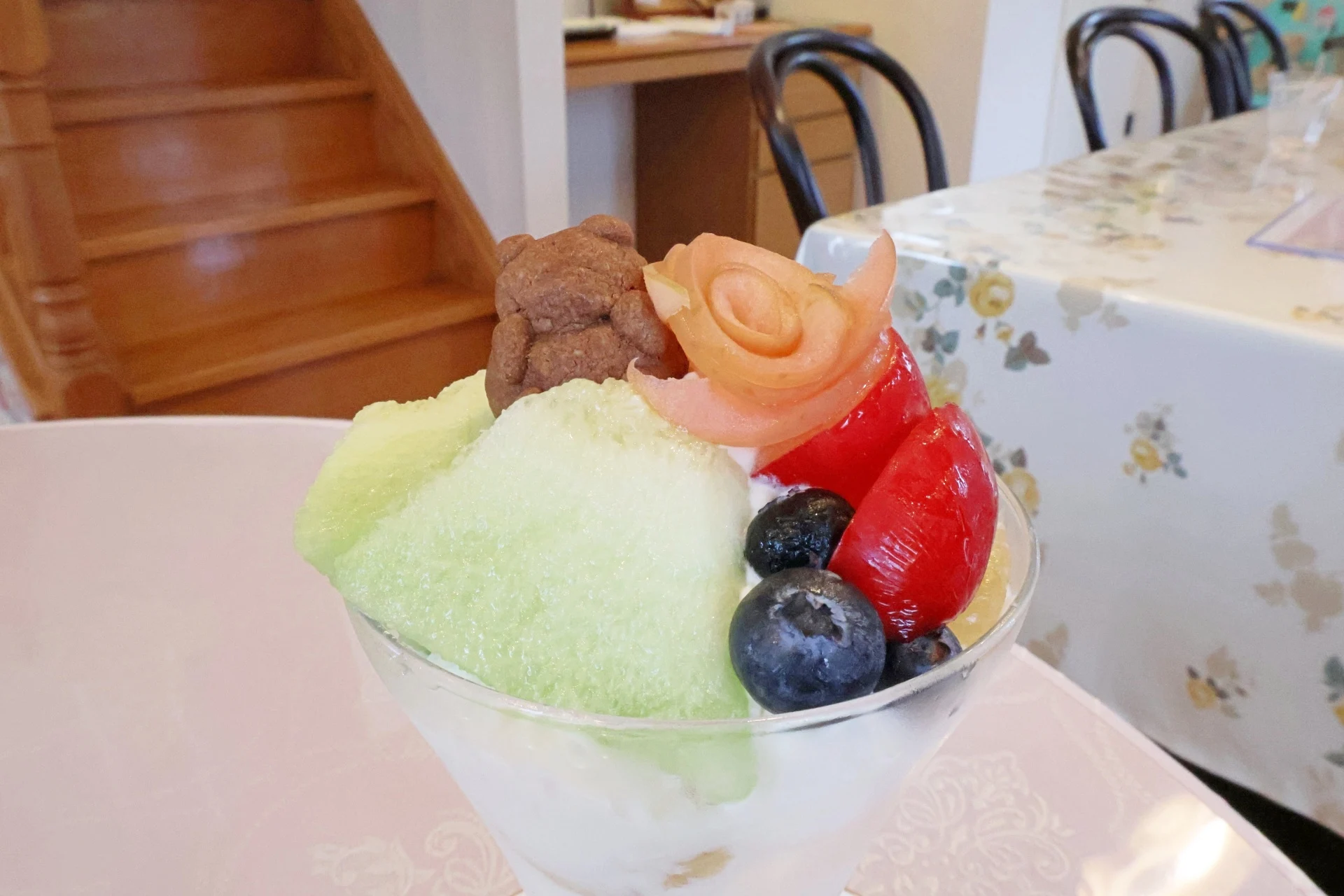フルーツがたくさん盛られたパフェ