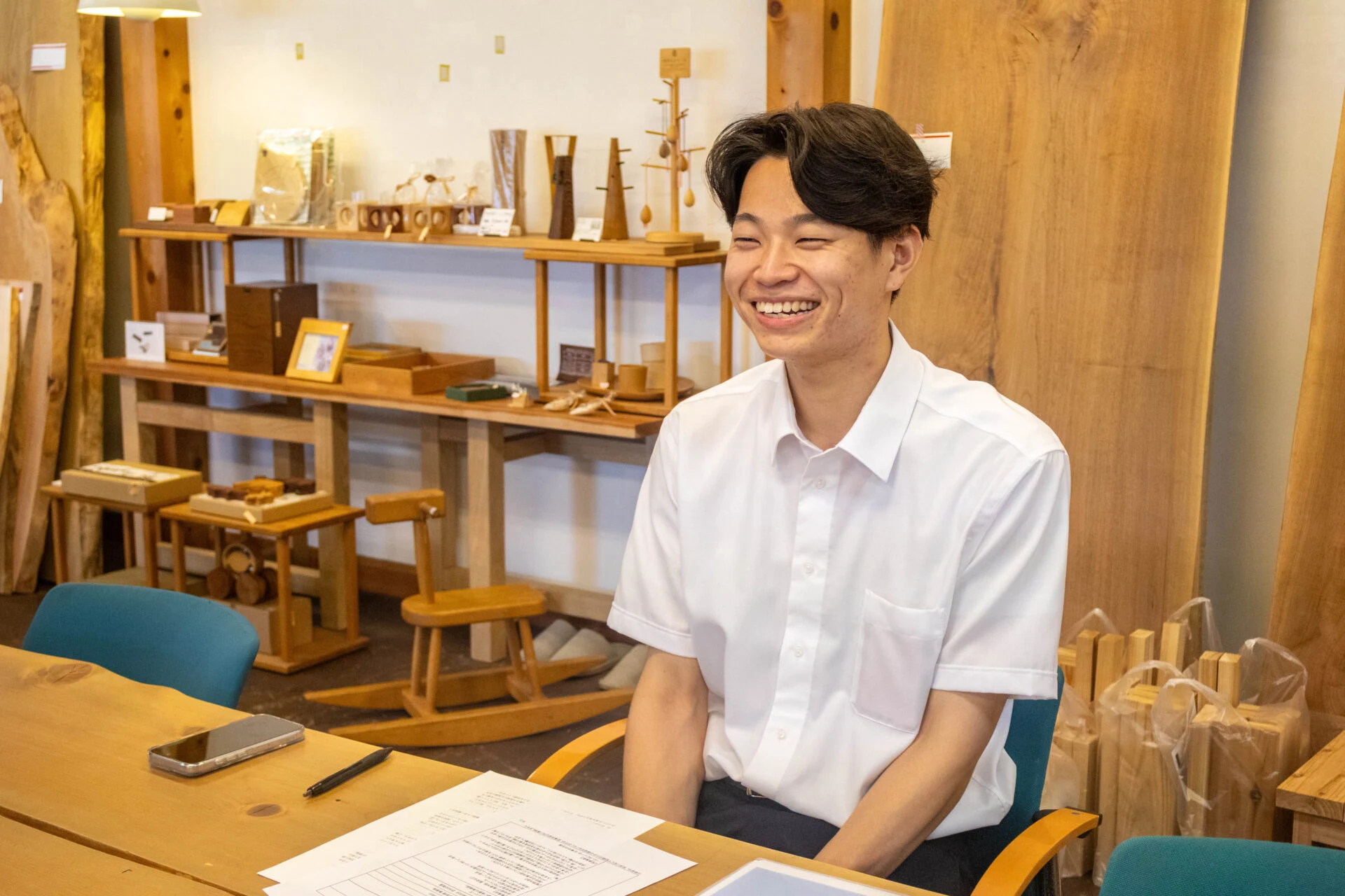 取材を受ける赤田さん
