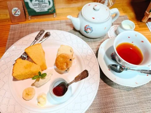 Tea Room aura クリームティー
