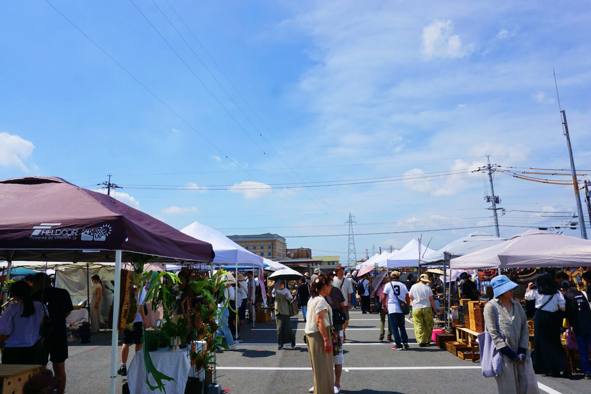 早島筵蚤市:店舗と店舗の間の通路