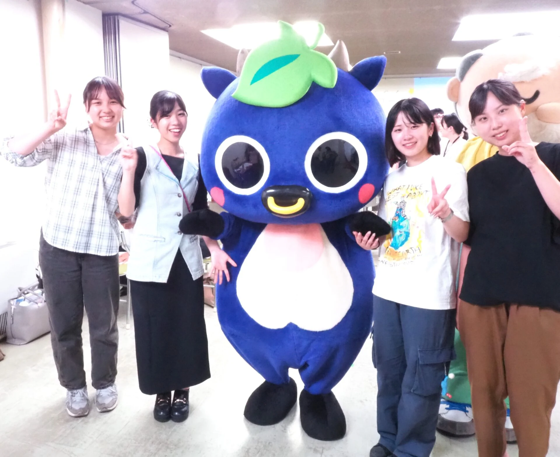 新見市のゆるキャラ「にーみん」との記念撮影