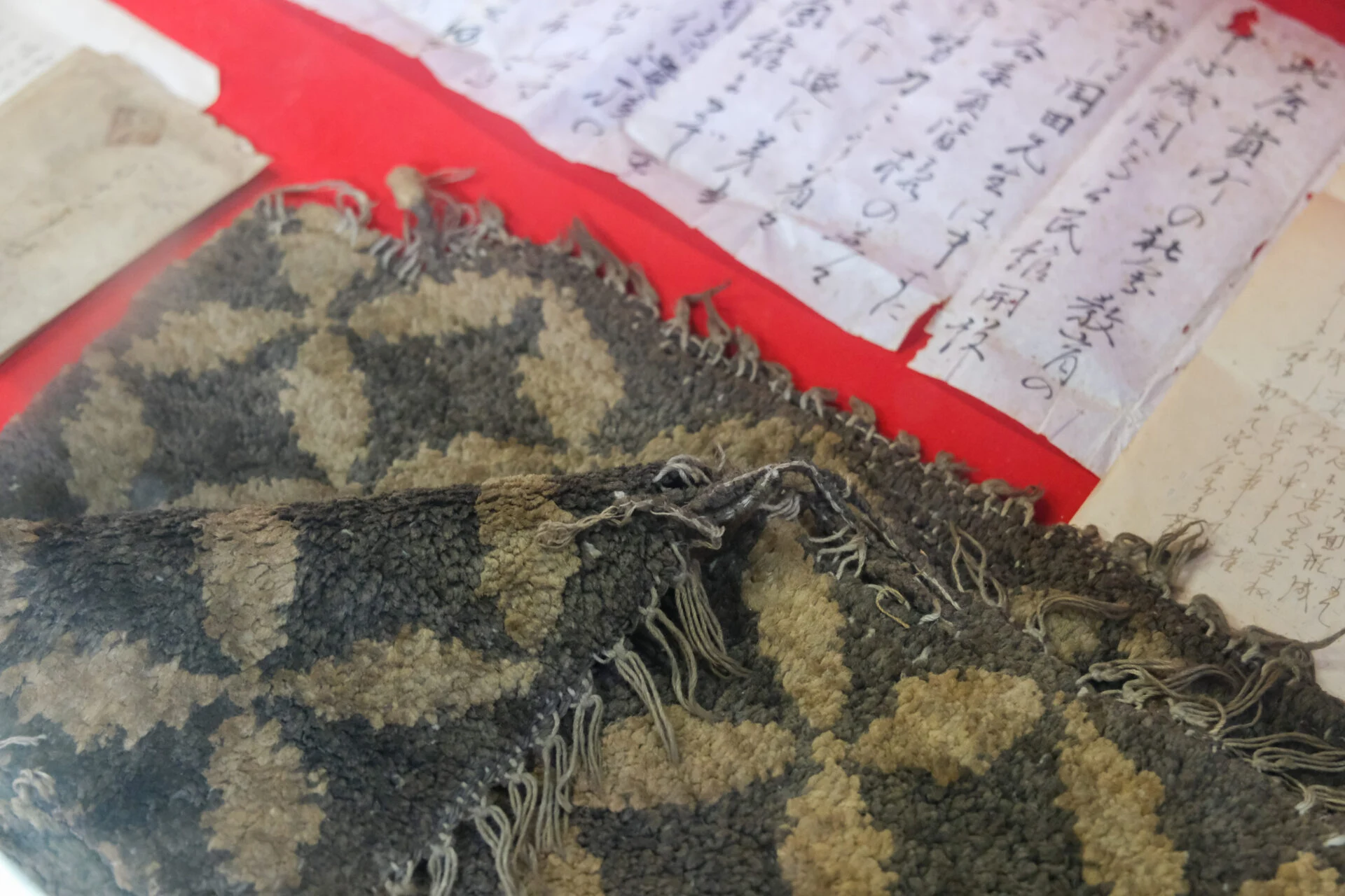眠亀が考案した小倉織