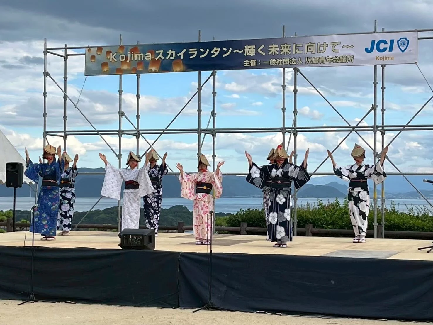 Kojimaスカイランタンで披露された下津井節 画像提供:下津井宵灯り実行委員会
