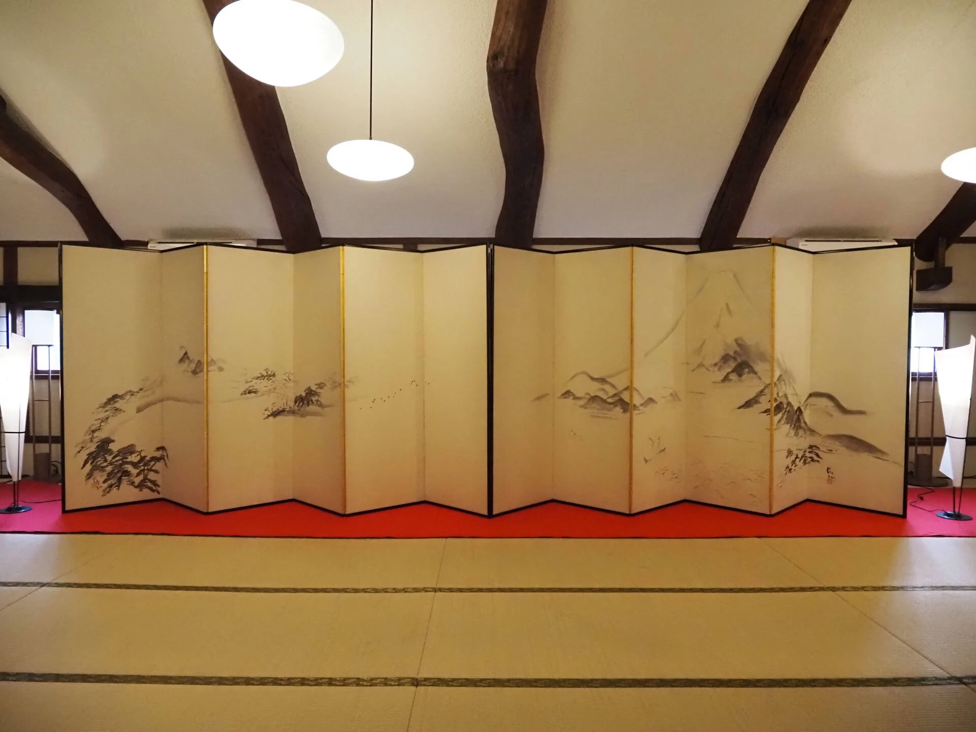 2024年に料理旅館鶴形で展示した冨田渓仙『富岳遠望図』（写真提供：倉敷商工会議所）