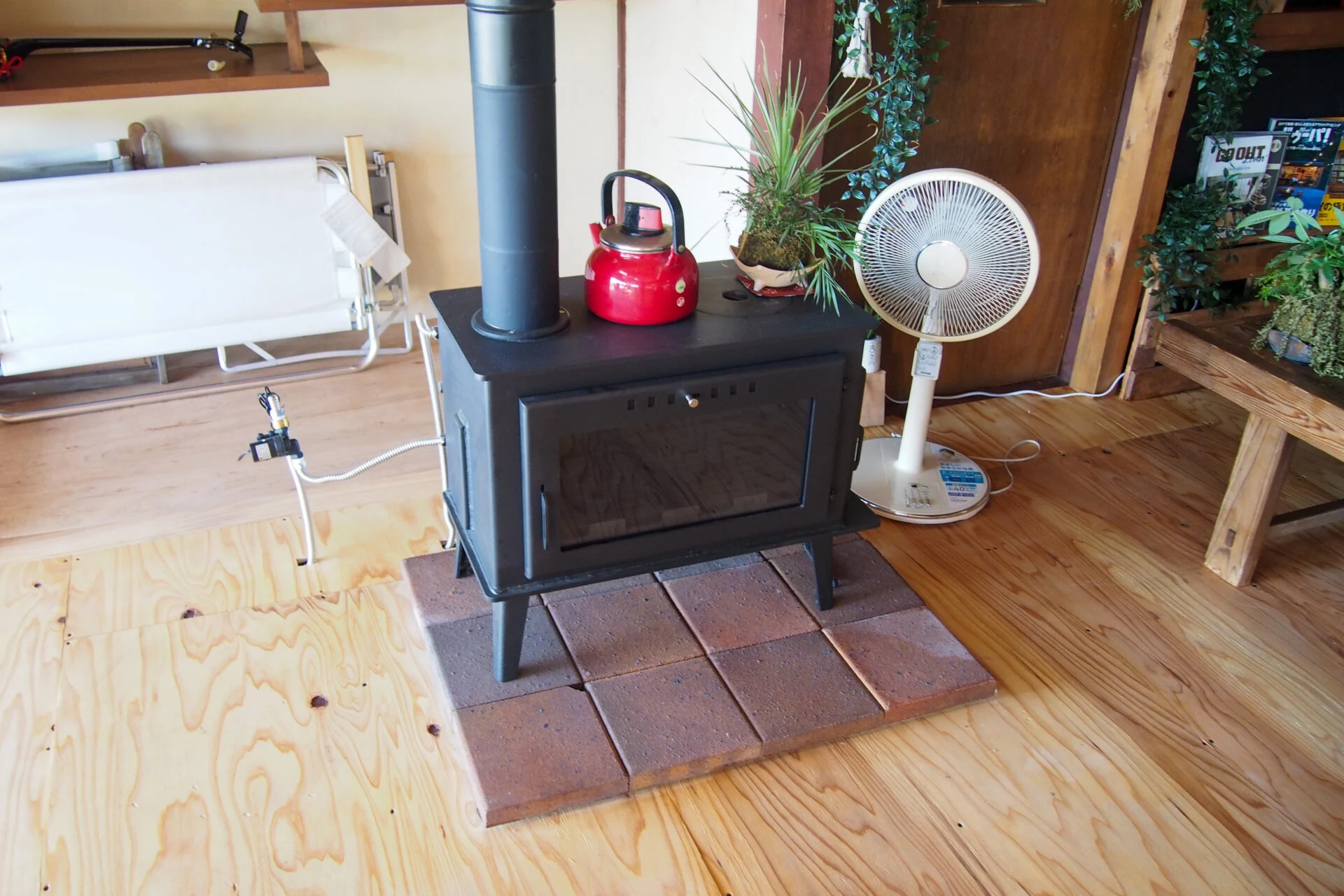 DIYで設置した薪ストーブ