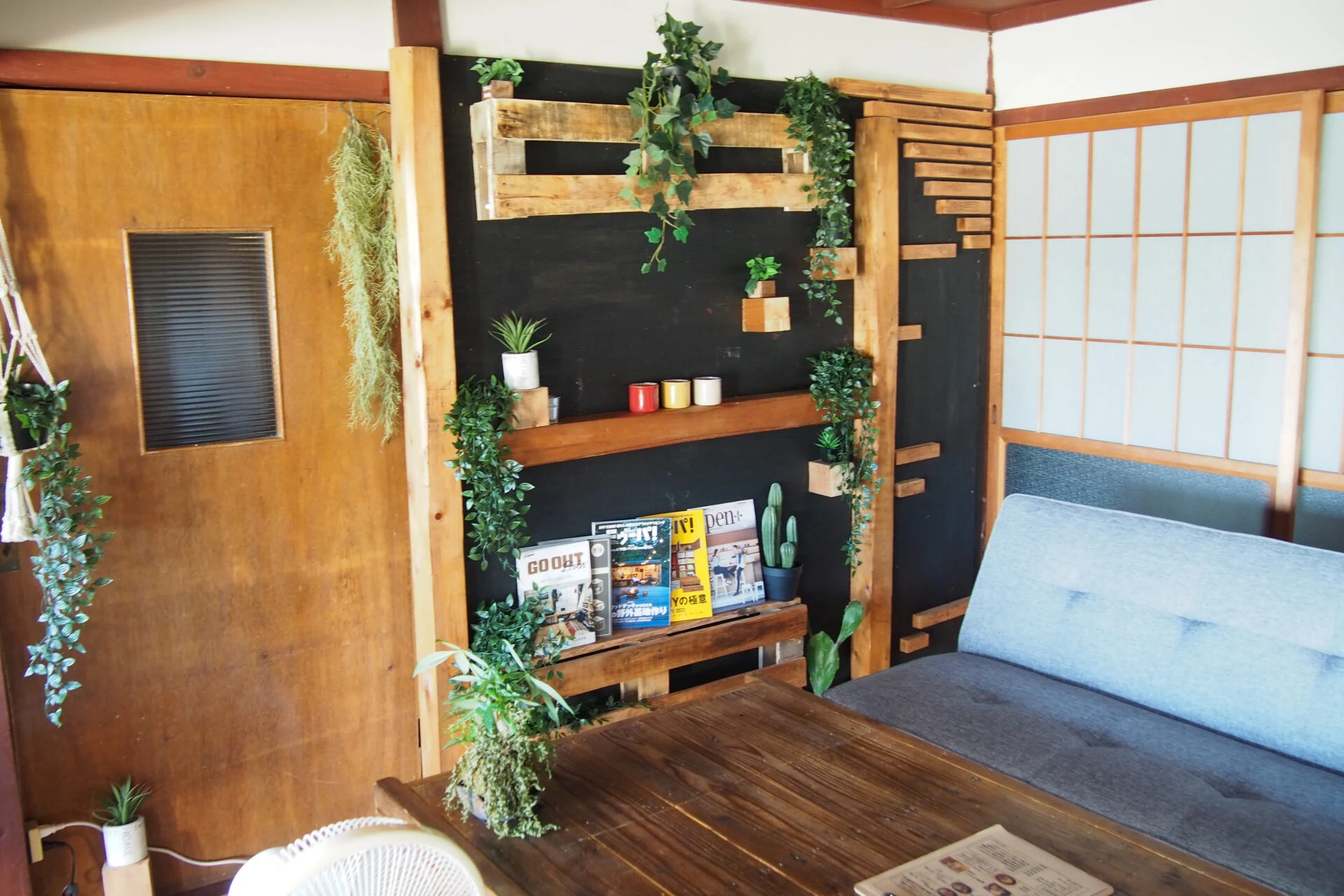 手作りの壁と装飾