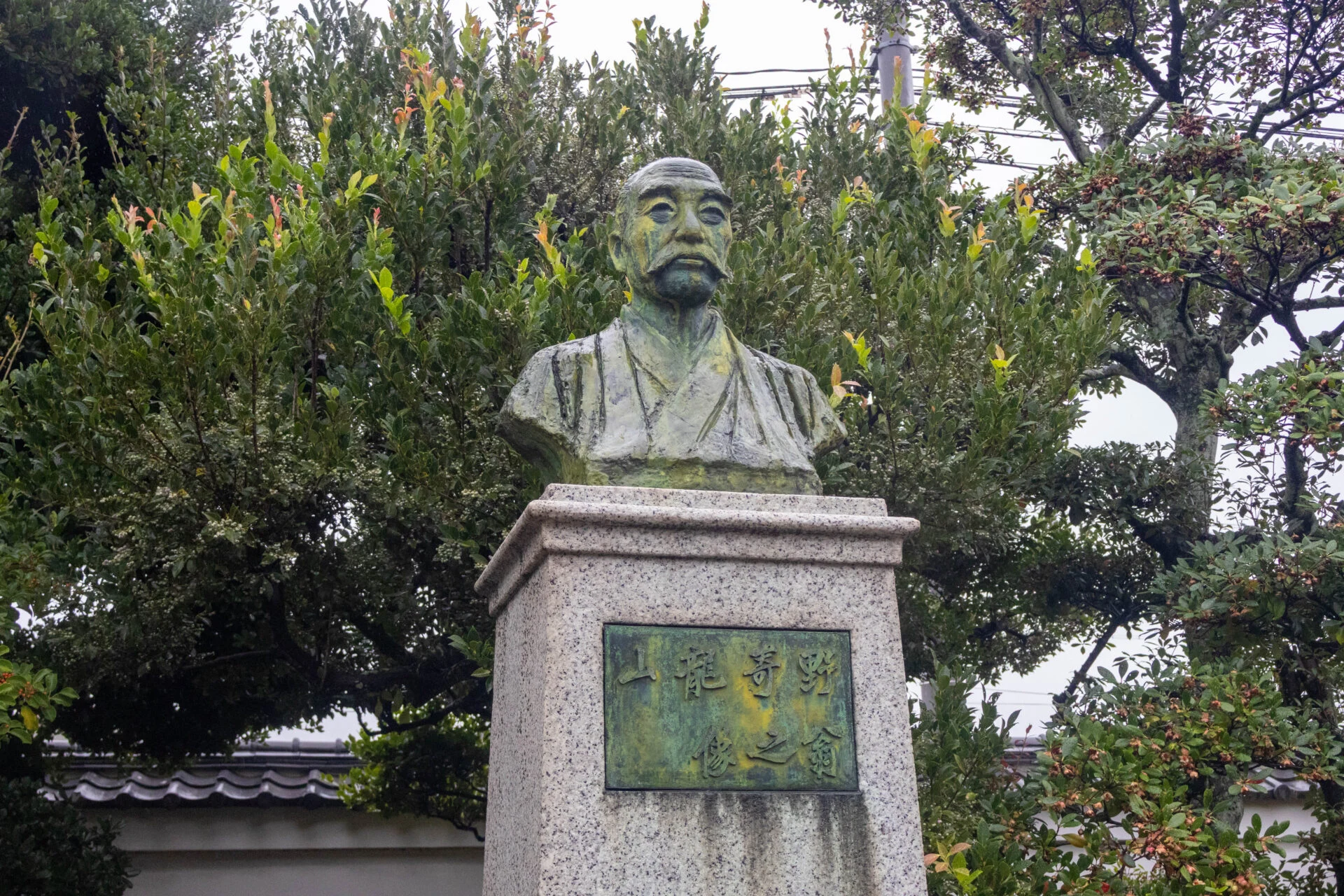 野﨑武吉郎の銅像