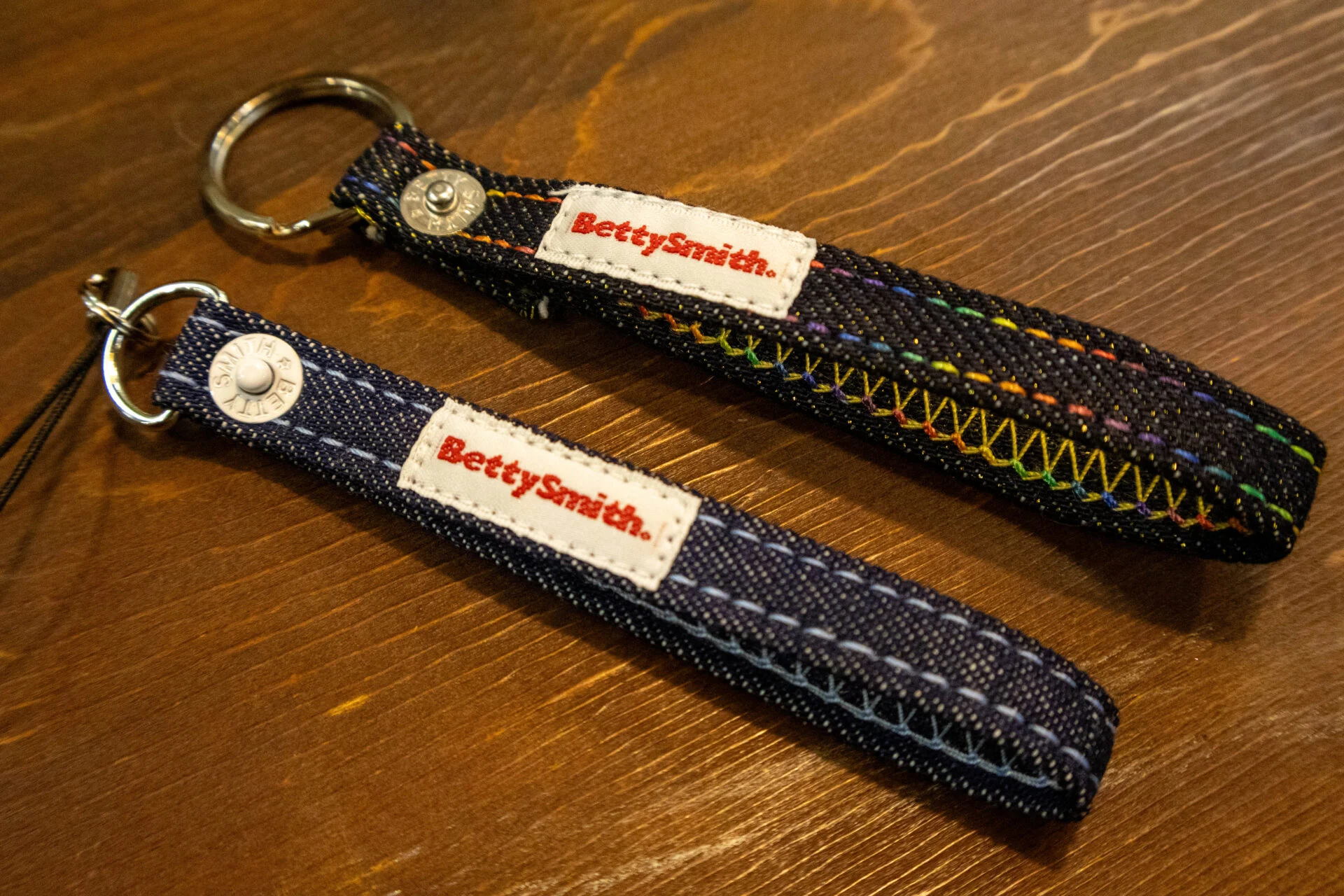 完成したデニムストラップ