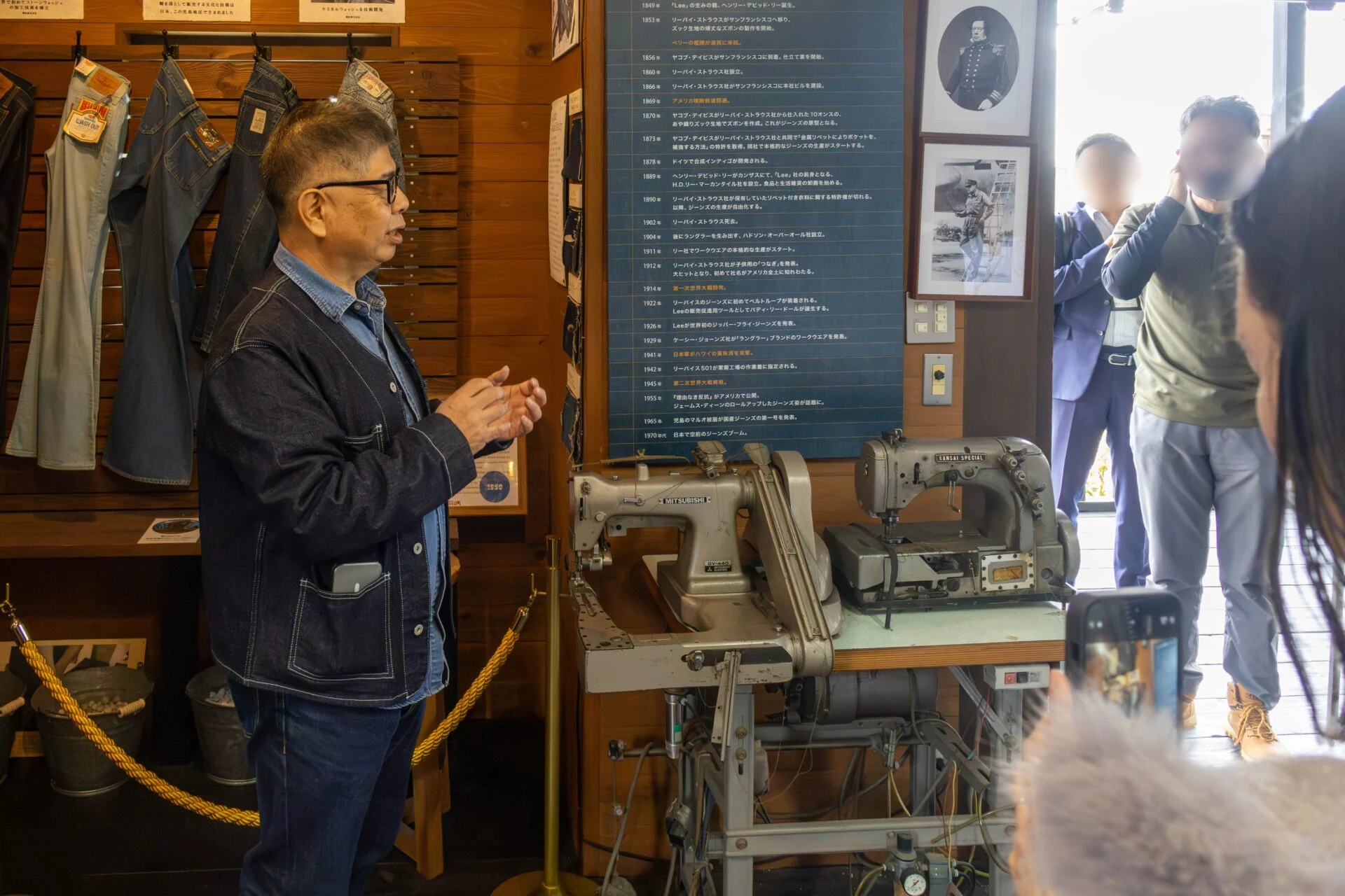 ガイドする大島康弘(おおしま やすひろ)さん