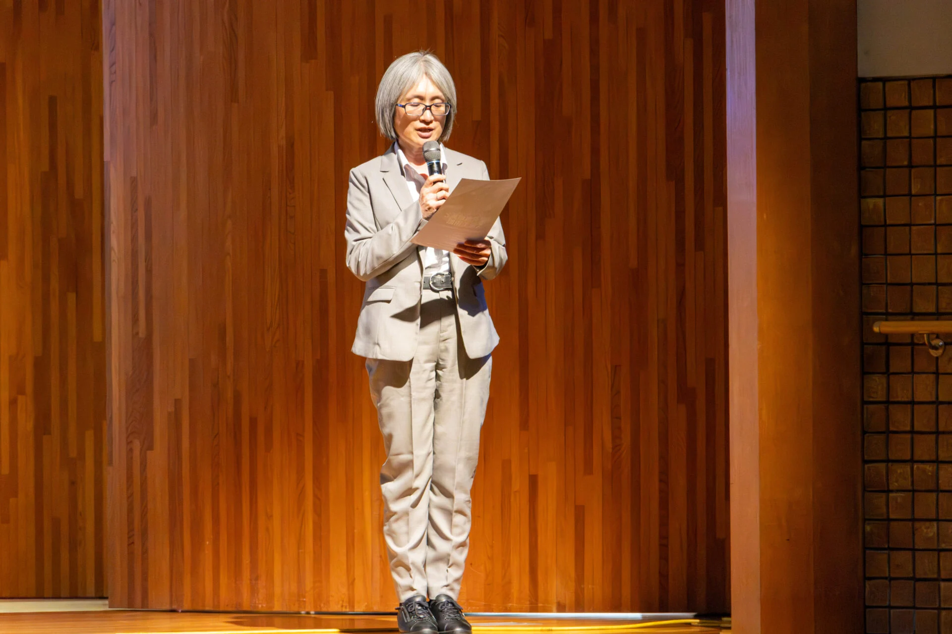 公益財団法人大原芸術財団 代表理事 大原あかねさんによる開会のあいさつ