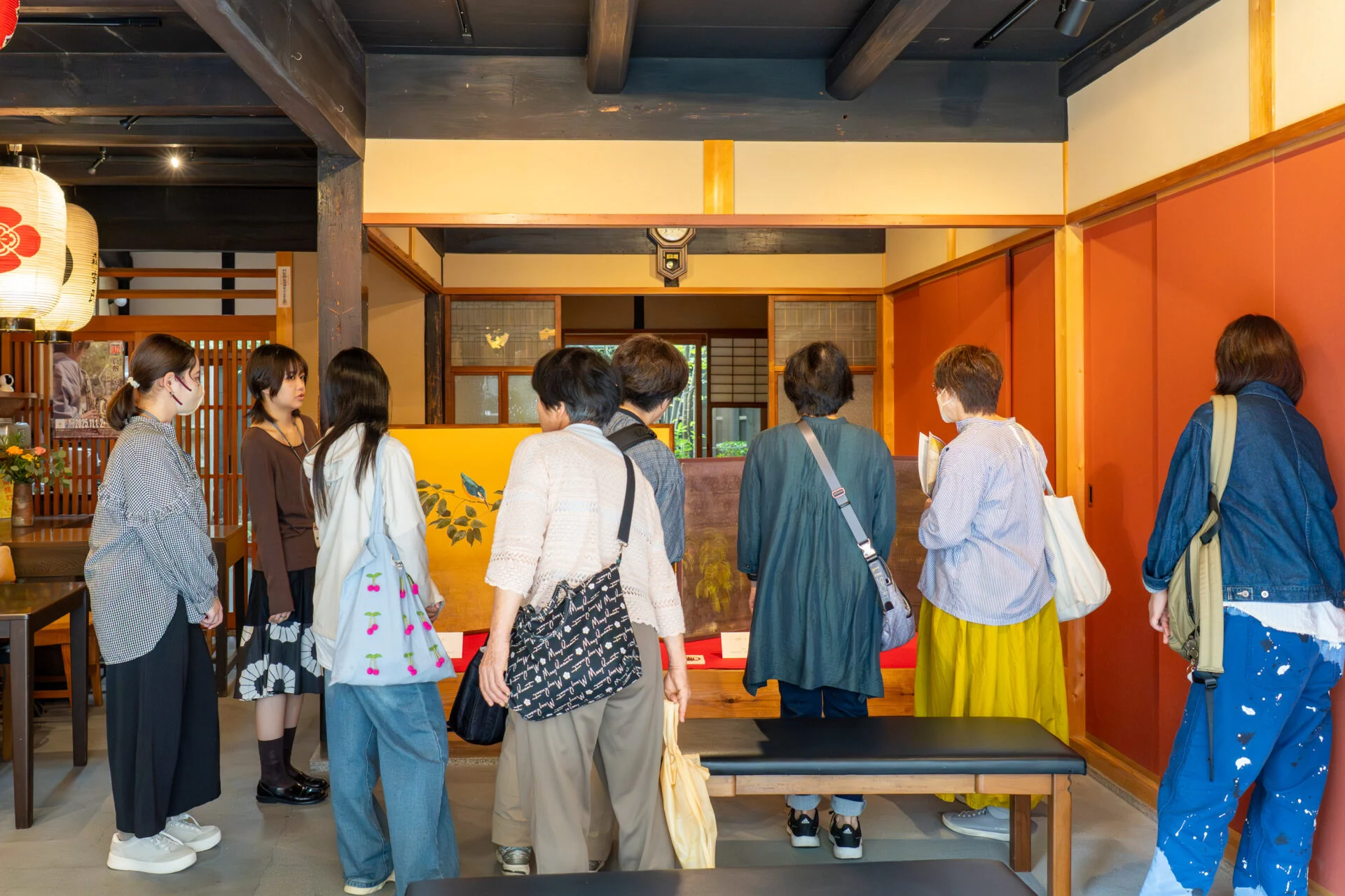 説明するようす