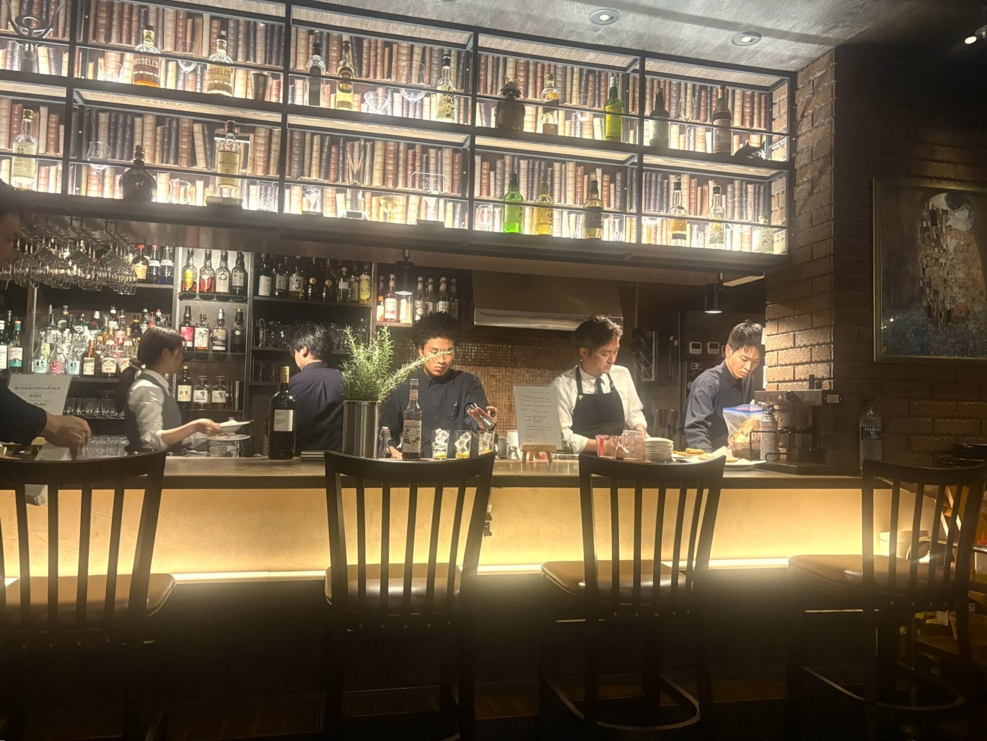 ダナドゥア店内のようす