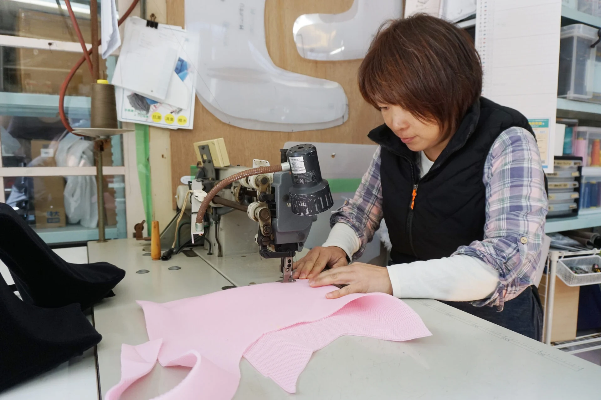 一つひとつの工程をすべて手作業でおこなう