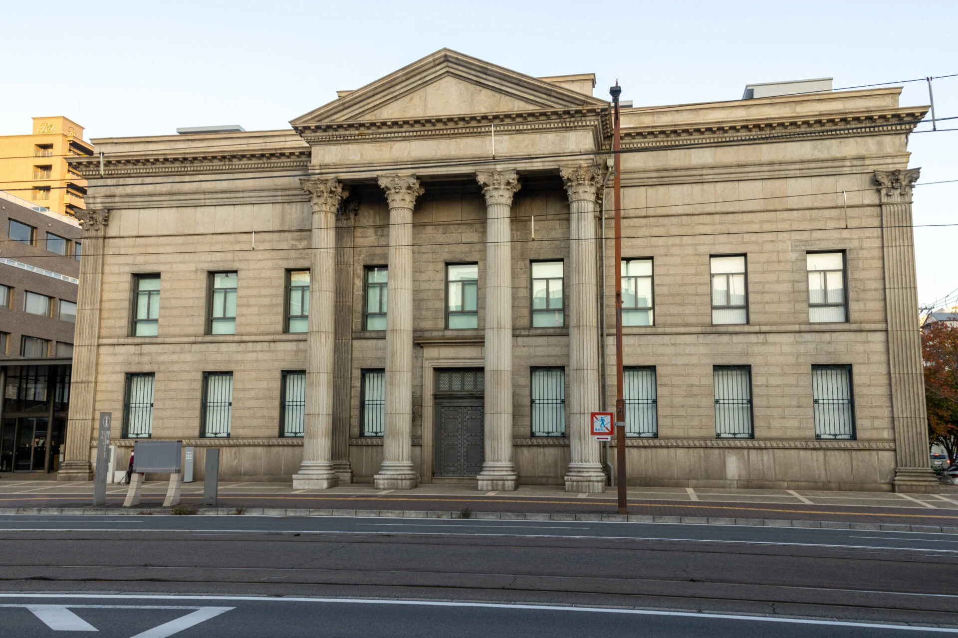 旧日本銀行 岡山支店(現:ルネスホール)