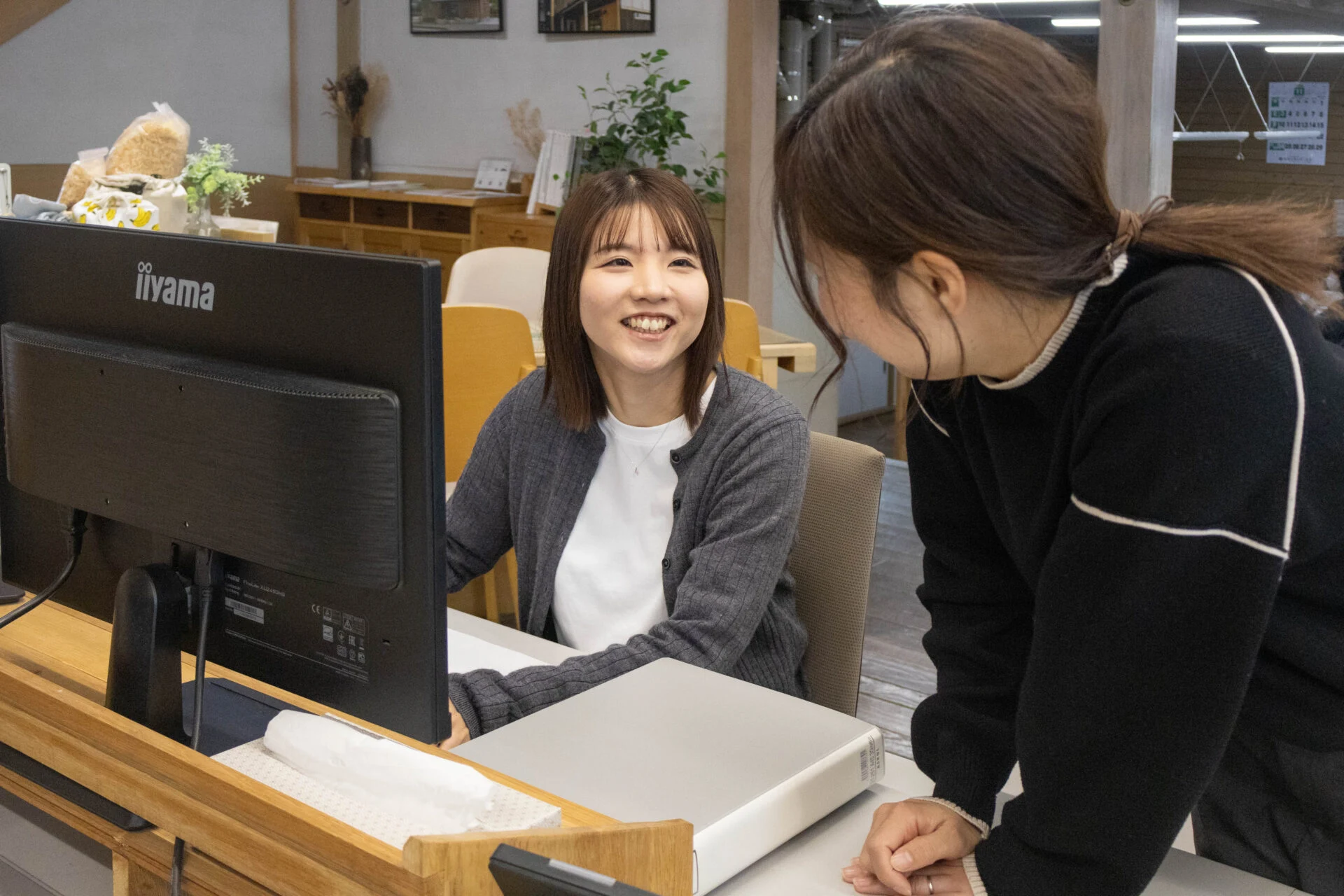 同期と話す森元さん