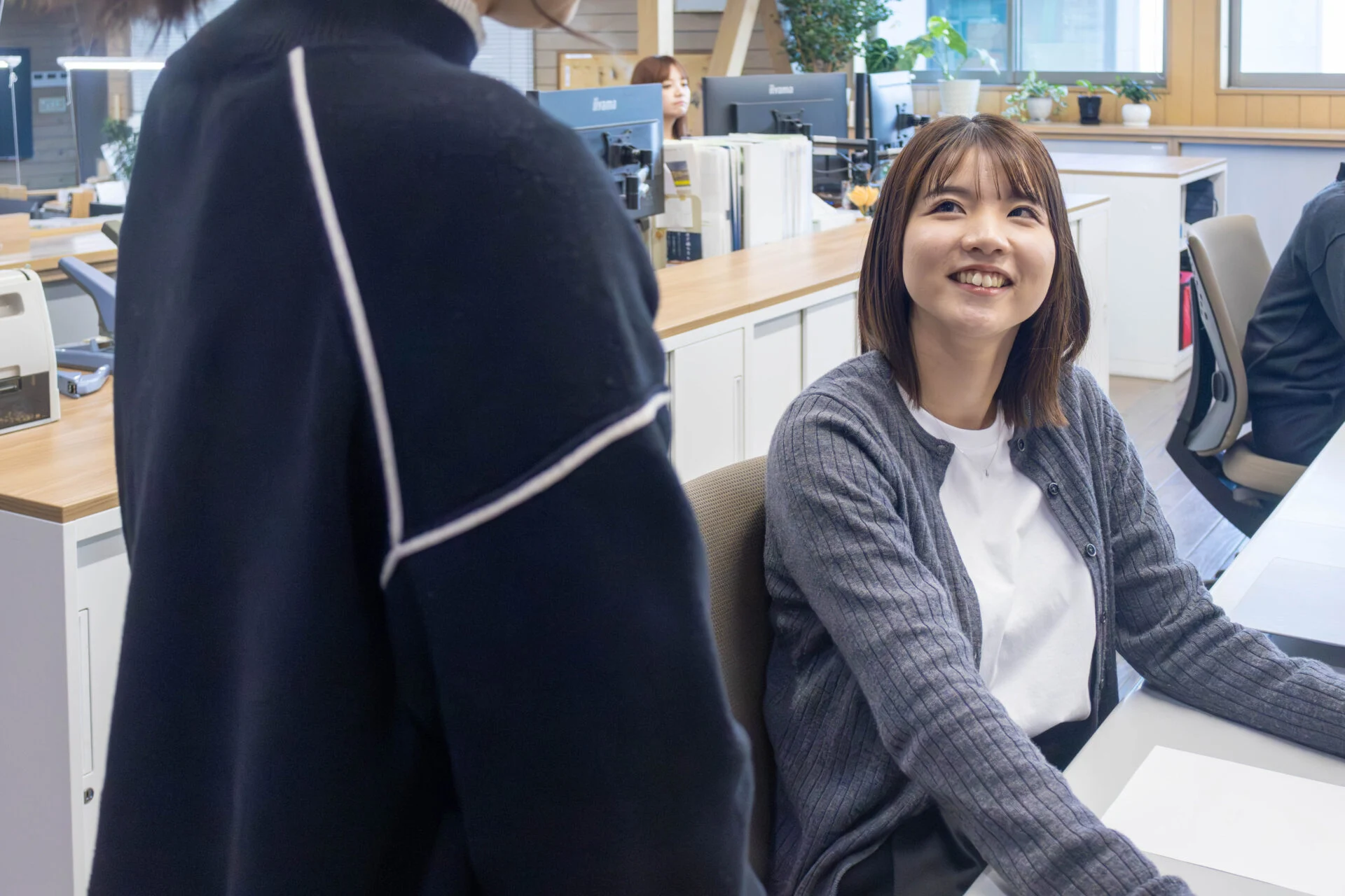 同期と話す森元さん