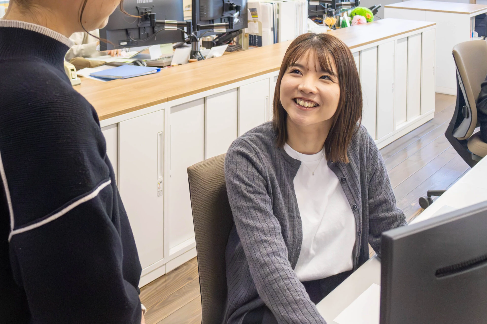 同期と話す森元さん